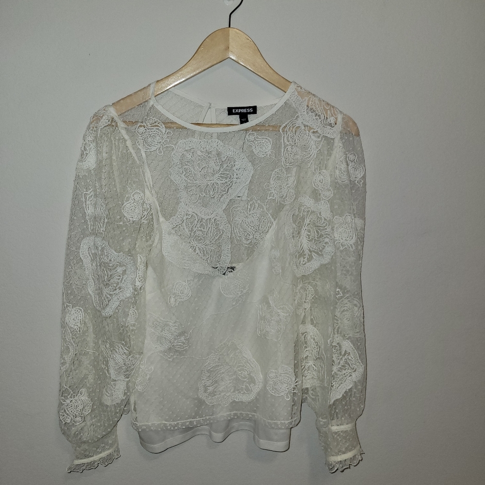 🆕 EXPRESS ivory lace long sleeve blouse size large